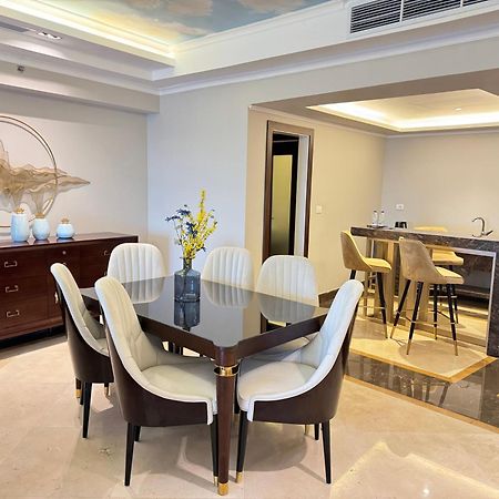 Fleet Club Mahrousa อเล็กซานเดรีย ภายนอก รูปภาพ A dining room in a luxury apartment