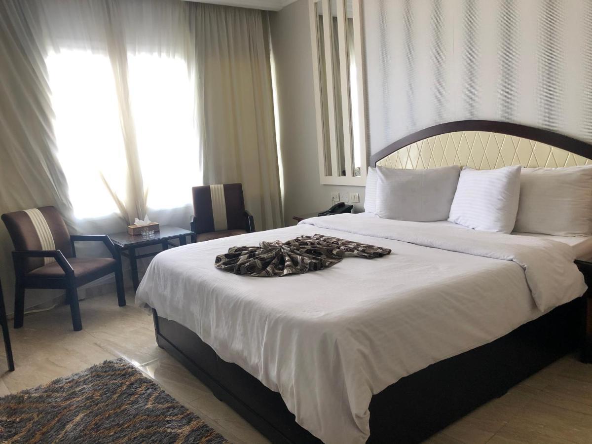 Fleet Club Mahrousa อเล็กซานเดรีย ภายนอก รูปภาพ A bedroom at the hotel