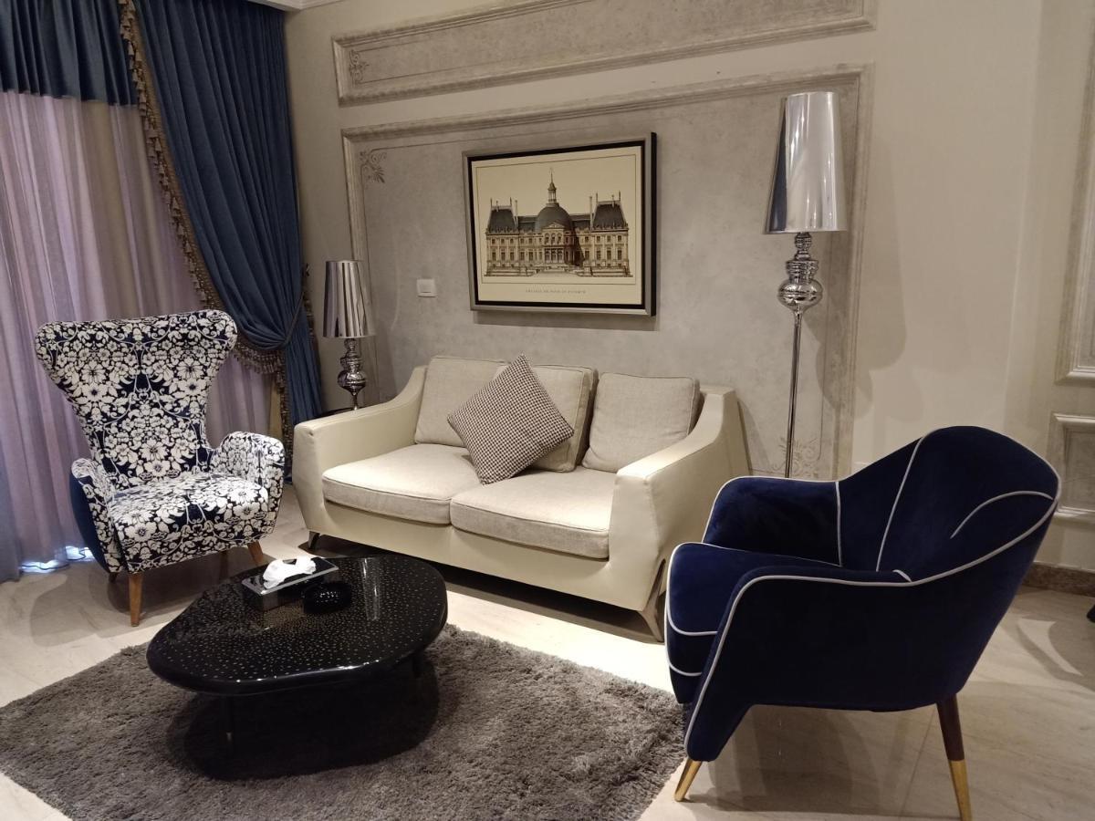 Fleet Club Mahrousa อเล็กซานเดรีย ภายนอก รูปภาพ A living room