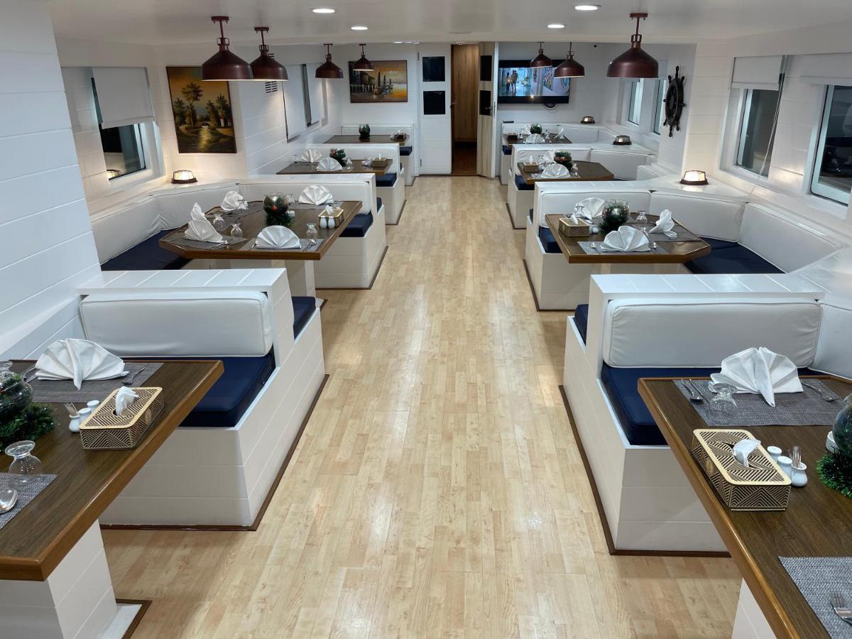 Fleet Club Mahrousa อเล็กซานเดรีย ภายนอก รูปภาพ The interior of the restaurant