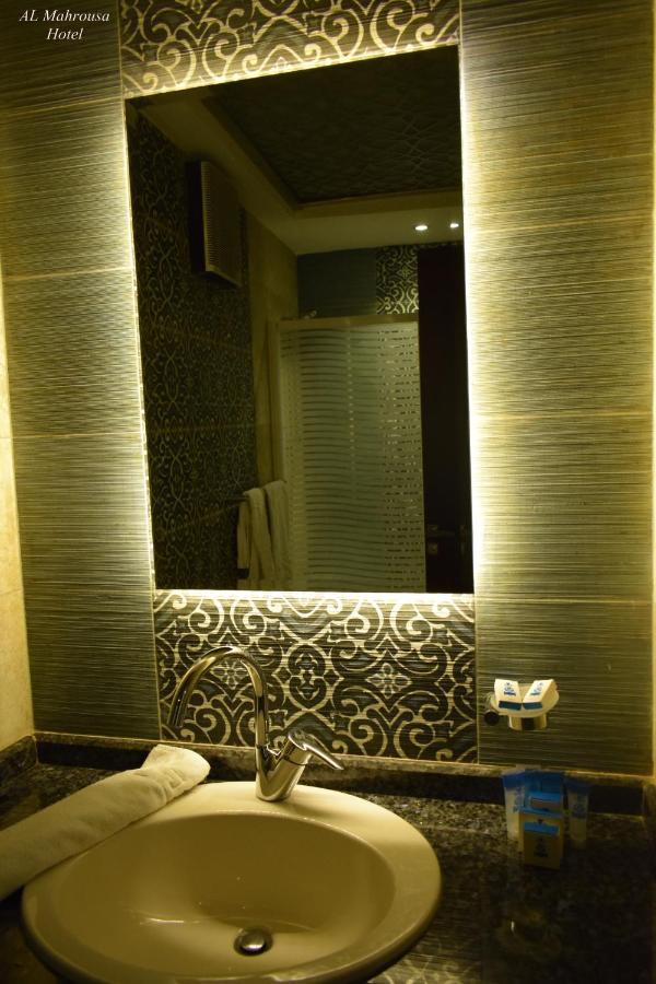 Fleet Club Mahrousa อเล็กซานเดรีย ภายนอก รูปภาพ Bathroom in the hotel