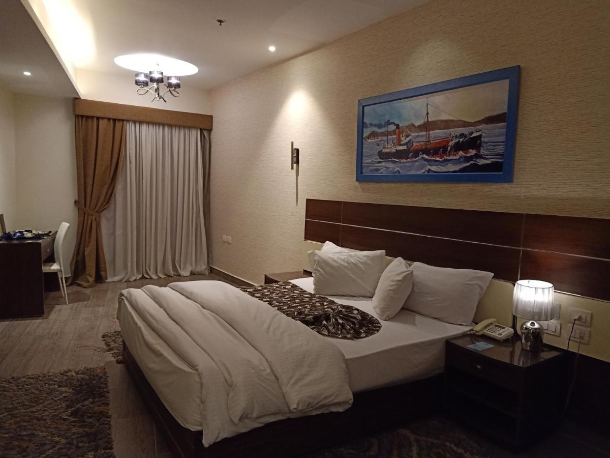 Fleet Club Mahrousa อเล็กซานเดรีย ภายนอก รูปภาพ A room at the hotel