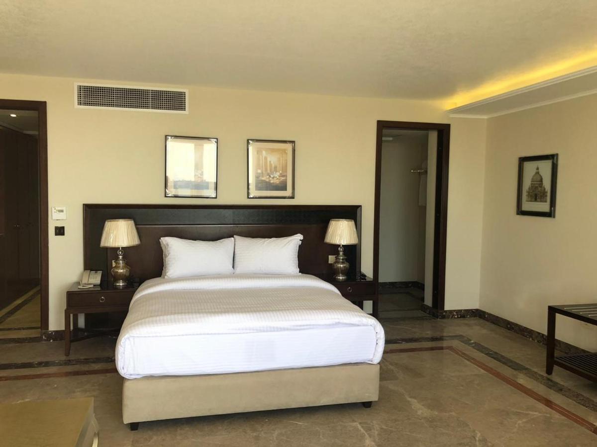Fleet Club Mahrousa อเล็กซานเดรีย ภายนอก รูปภาพ A bedroom at the hotel
