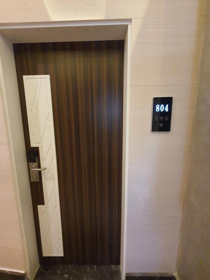 Fleet Club Mahrousa อเล็กซานเดรีย ภายนอก รูปภาพ A door with a doorbell