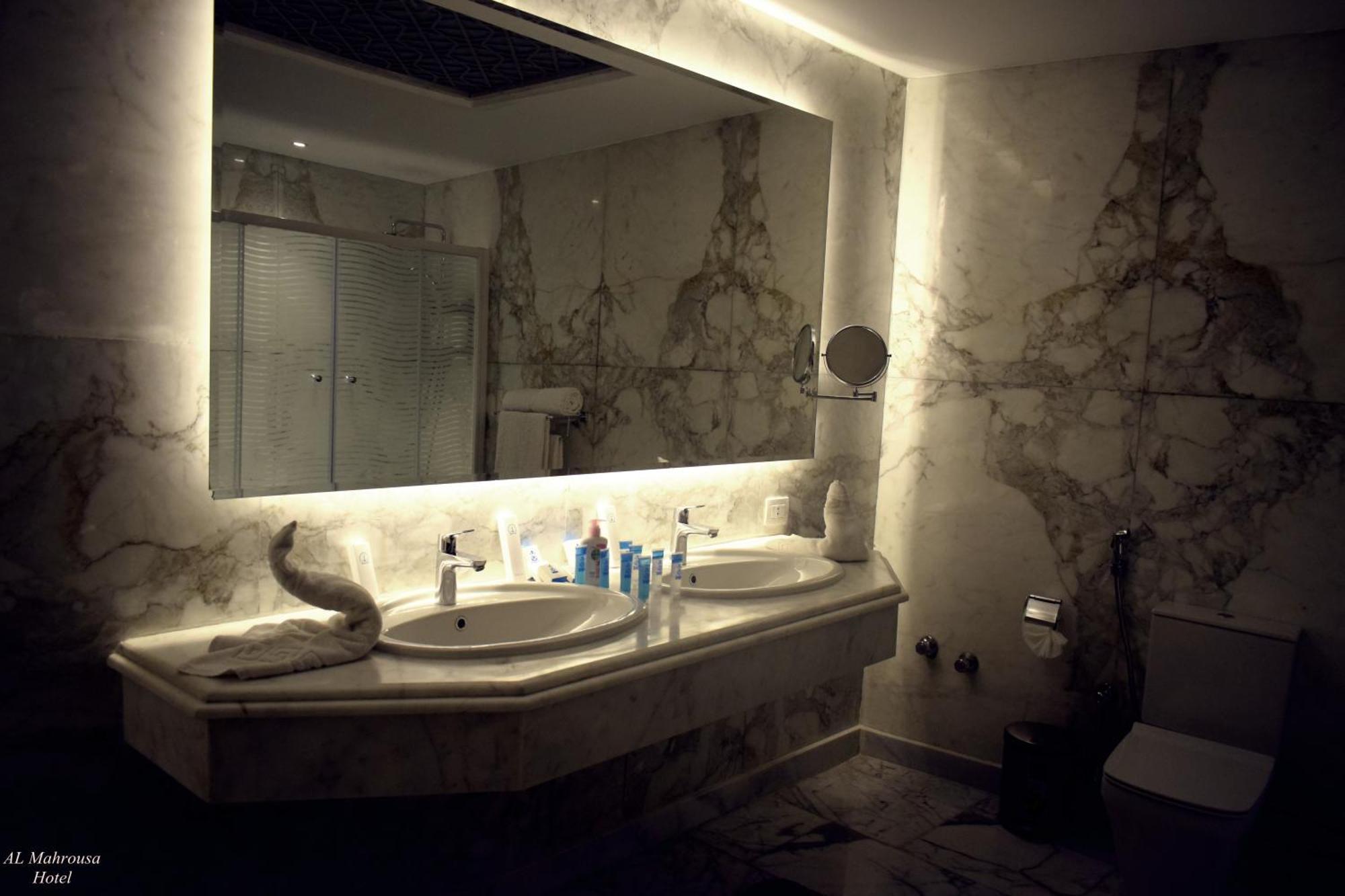 Fleet Club Mahrousa อเล็กซานเดรีย ภายนอก รูปภาพ Bathroom